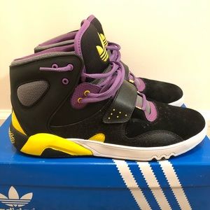 Adidas Roundhouse Mid